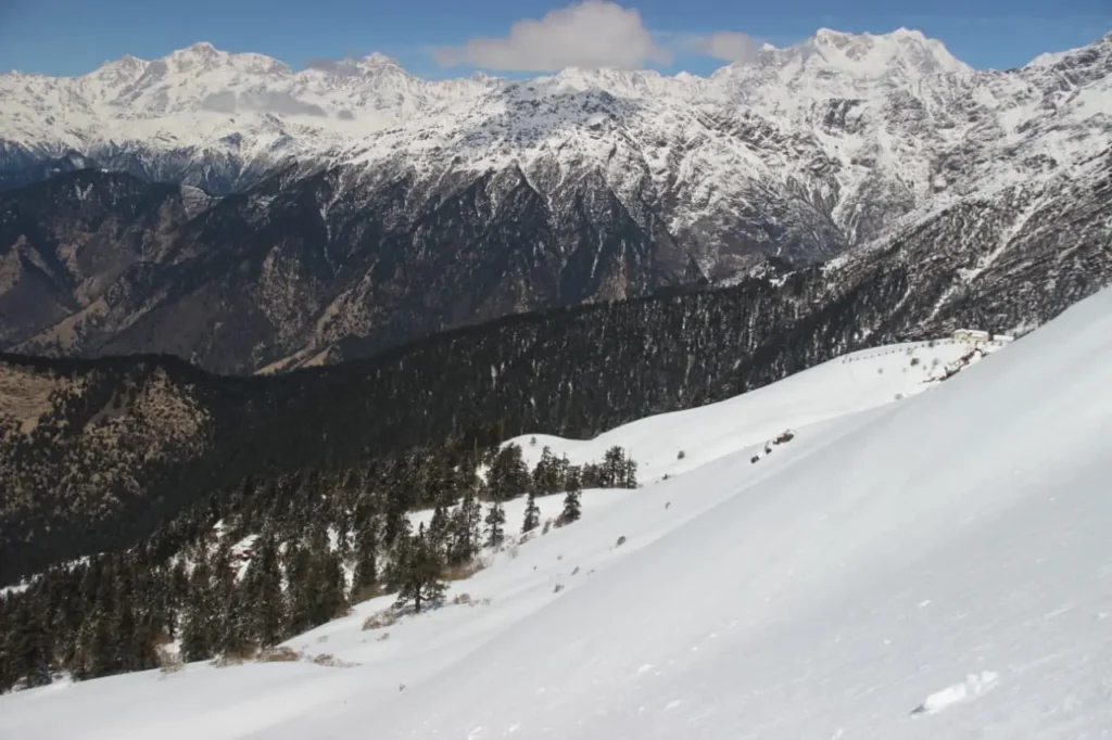 Chopta Chandrashila snow view