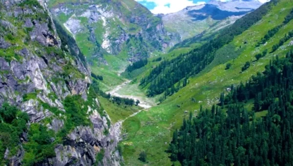 Hampta Pass Trek Package