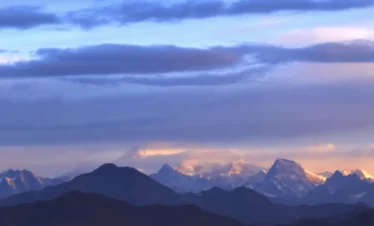 Brahmatal Trek Himalayan mountain view at sunrise, Brahmatal Trek Uttarakhand snow peaks, Brahmatal Trek scenic landscape, Himalayan trekking route India, Brahmatal winter trek mountain panorama