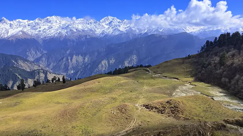 Dayara Bugyal Trek Package