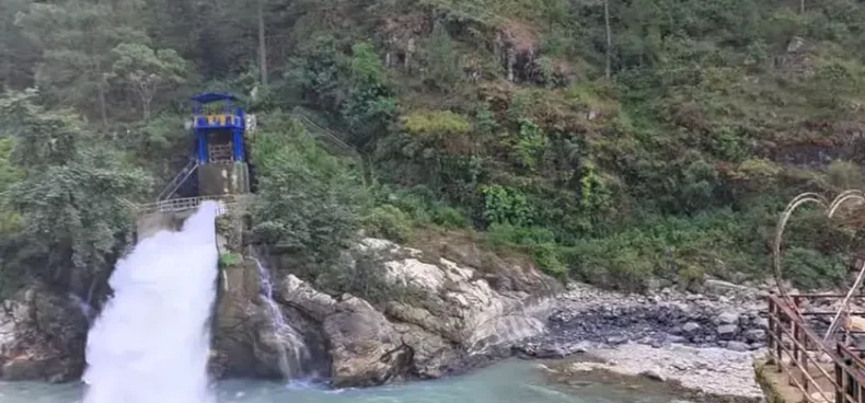 Dayara Bugyal Trek Package
