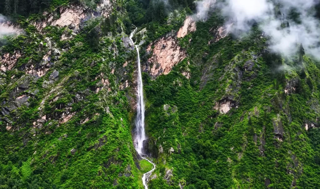 Valley of Flowers Trek Package By Mountain Hikers